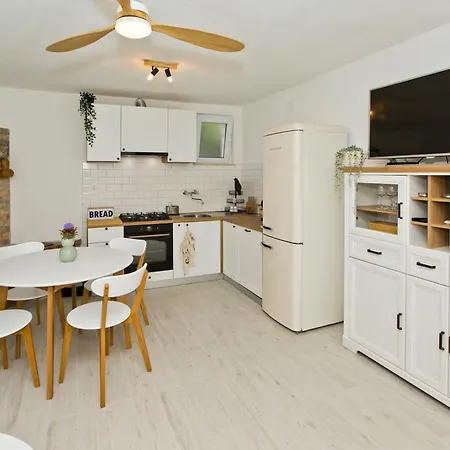 別荘 Robinson House T'n't