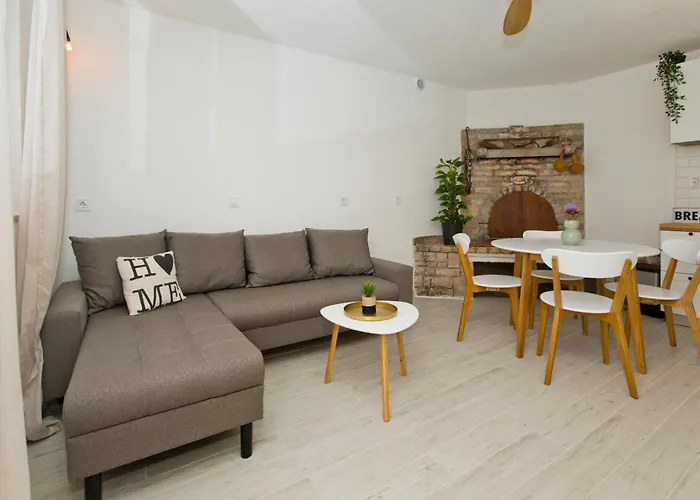 Robinson House T'n't *