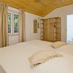 Robinson House T'n't