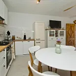 Robinson House T'n't هفار
