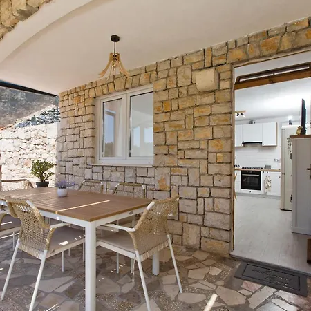 Robinson House T'n't Hvar Town