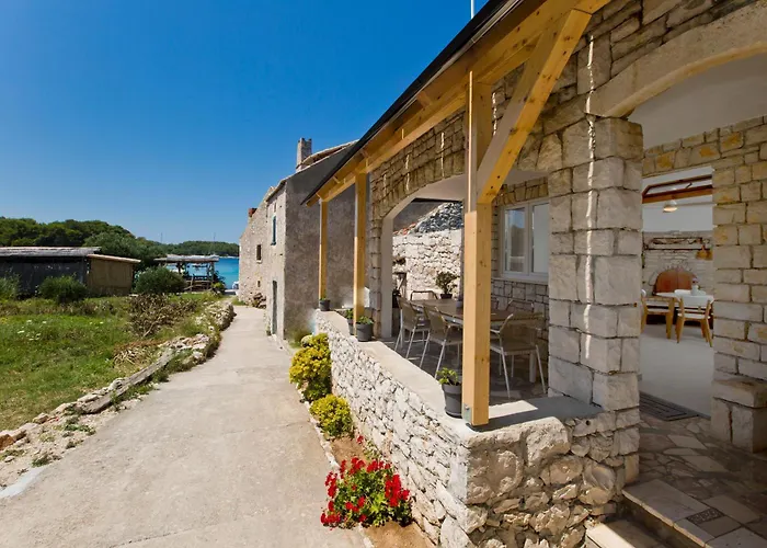 Robinson House T'n't * Hvar Town