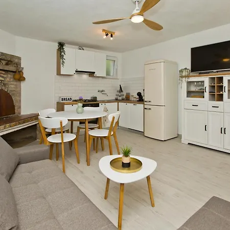 Holiday home Robinson House T'n't