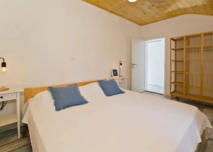 Robinson House T'n't Hvar Town